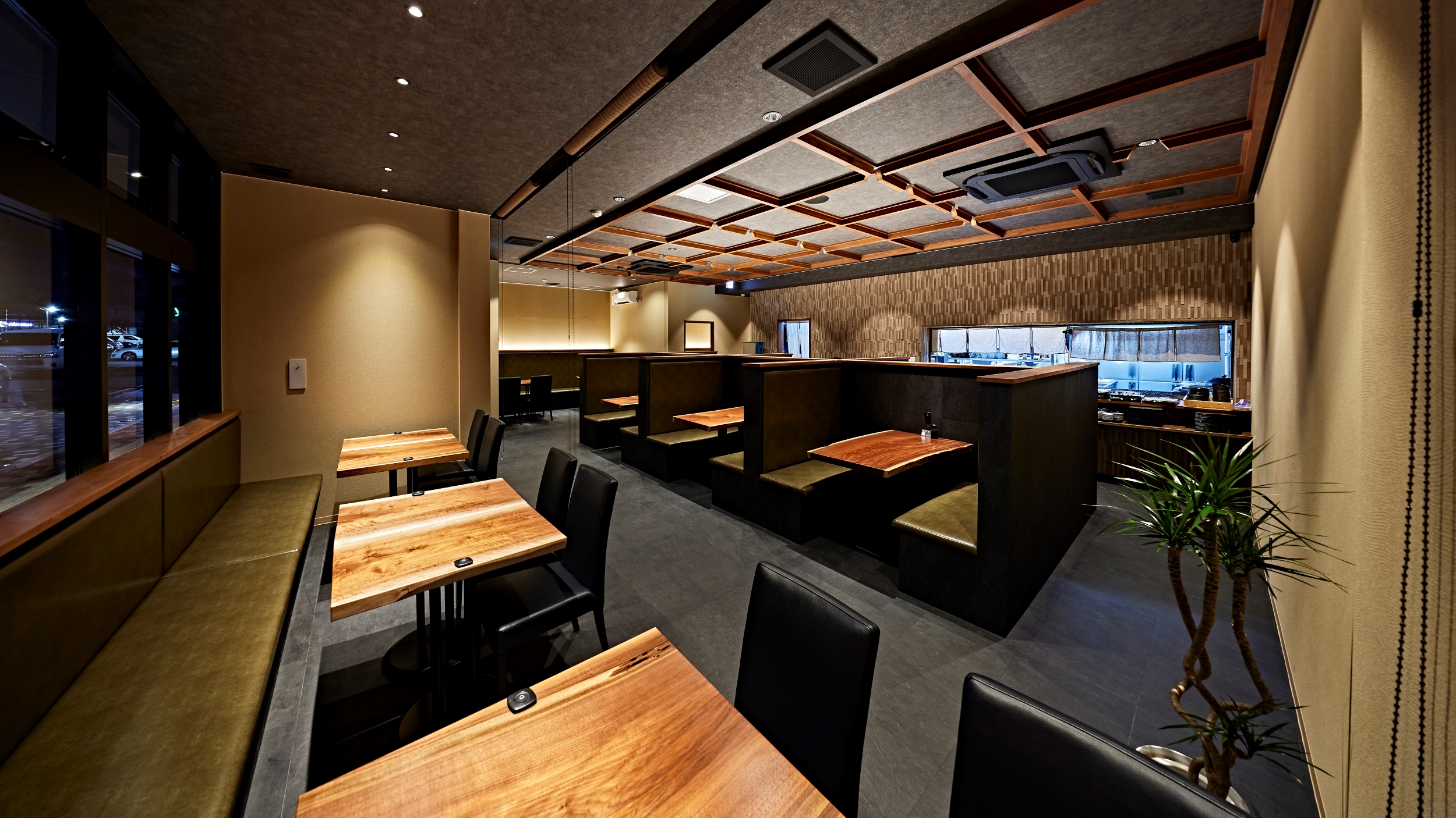 超”ウルトラ”店内